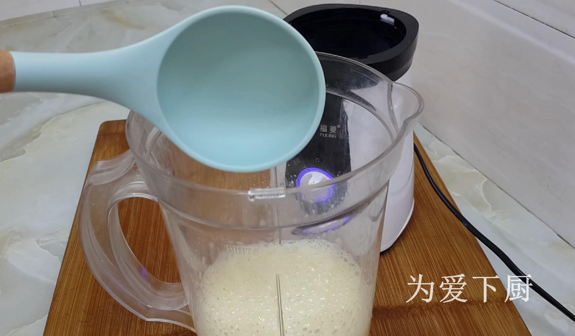 只用牛奶和鸡蛋做蛋糕不用打蛋器,鸡蛋做蛋糕简单不用烤箱