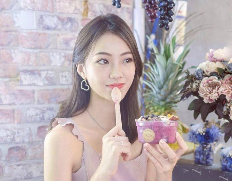 晒泳装照引质疑,晒美照被网曝