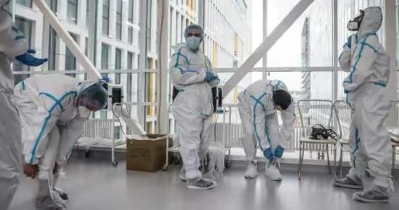 俄罗斯女医生穿防护服,俄罗斯女护士防护服照片