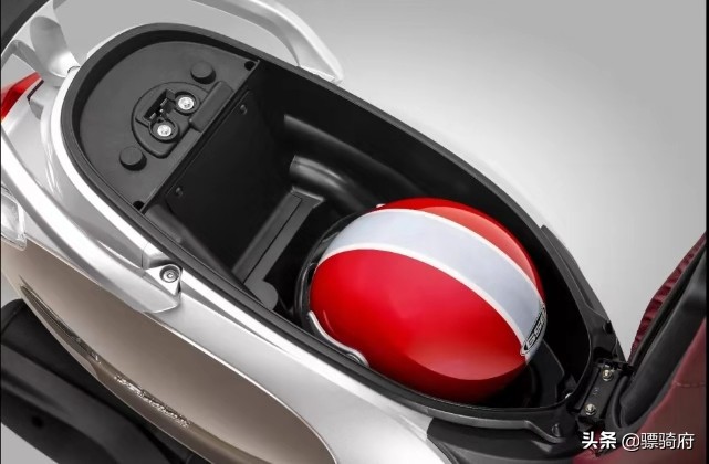 三阳jets125abs运动踏板摩托车,三阳jetsl150用的什么牌子的abs