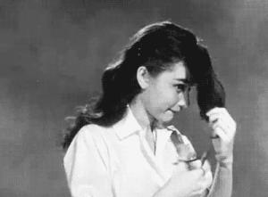 大饼脸适合什么发型？这6款“瘦脸发型”超显脸小