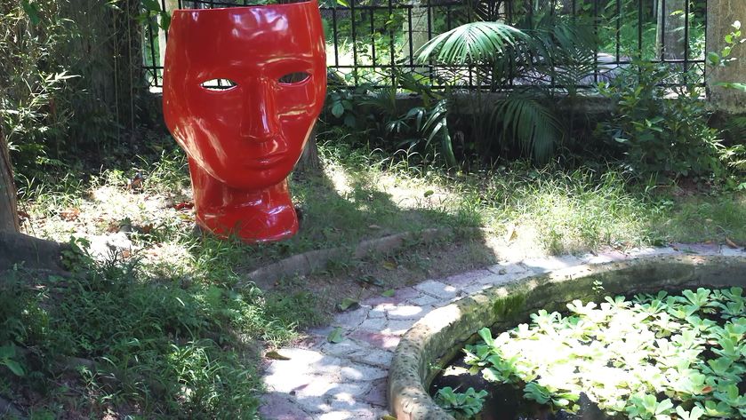 装着上百件藏品的艺术之家竟然还有野趣园林