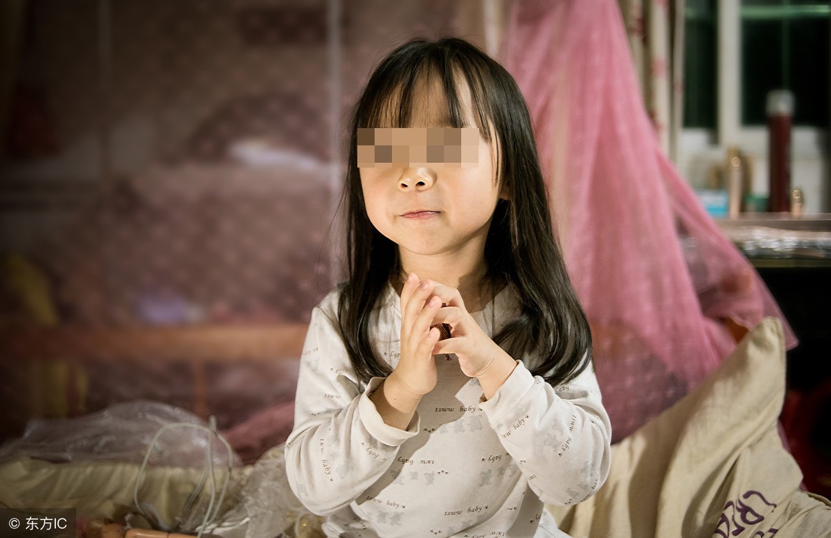 6岁孩子上厕所吓到女子,小女孩去厕所被吓到