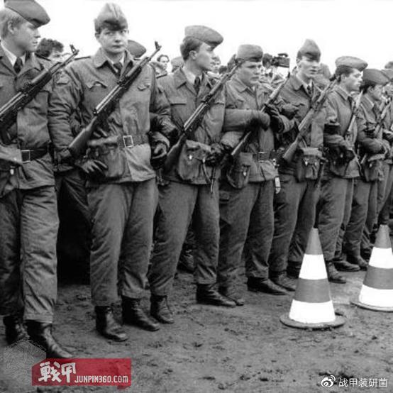 不只是仪仗！——东柏林的卫兵们