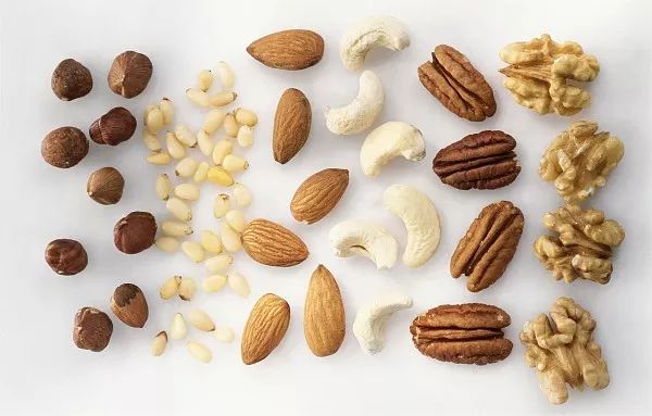 后背疼吃了维生素b可以缓解,b族维生素的副作用浑身发痒