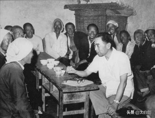 记录“人民总理”周恩来光辉一生的15张老照片