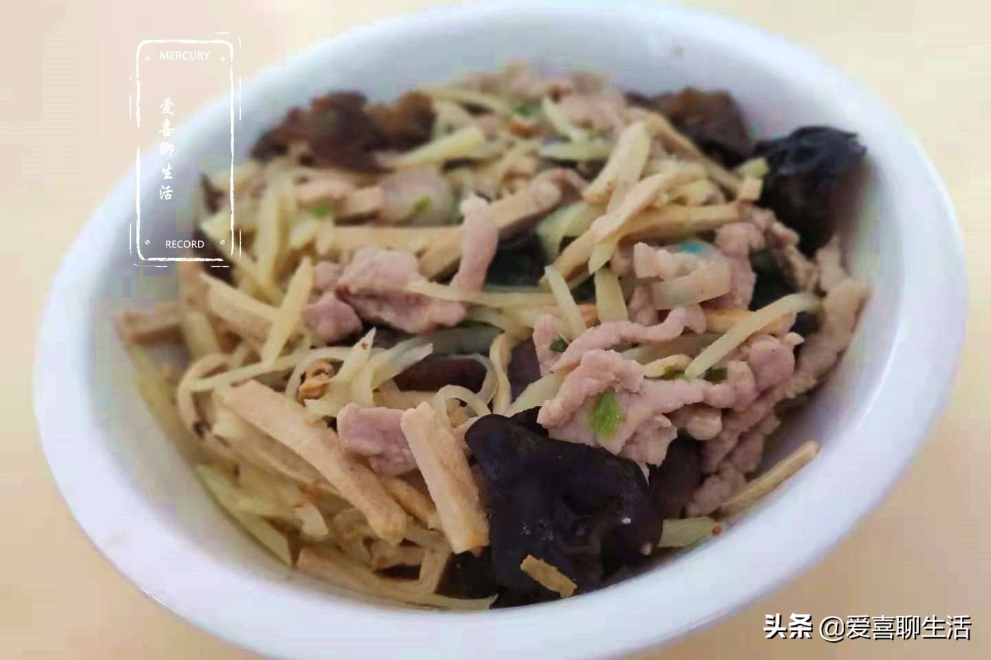 补充蛋白质就吃它，价格便宜营养高，一年四季都有卖，炒着吃真鲜