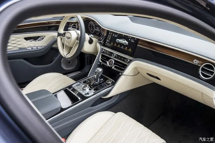 宾利飞驰对比迈巴赫s480气场,宾利飞驰街拍气场霸气视频