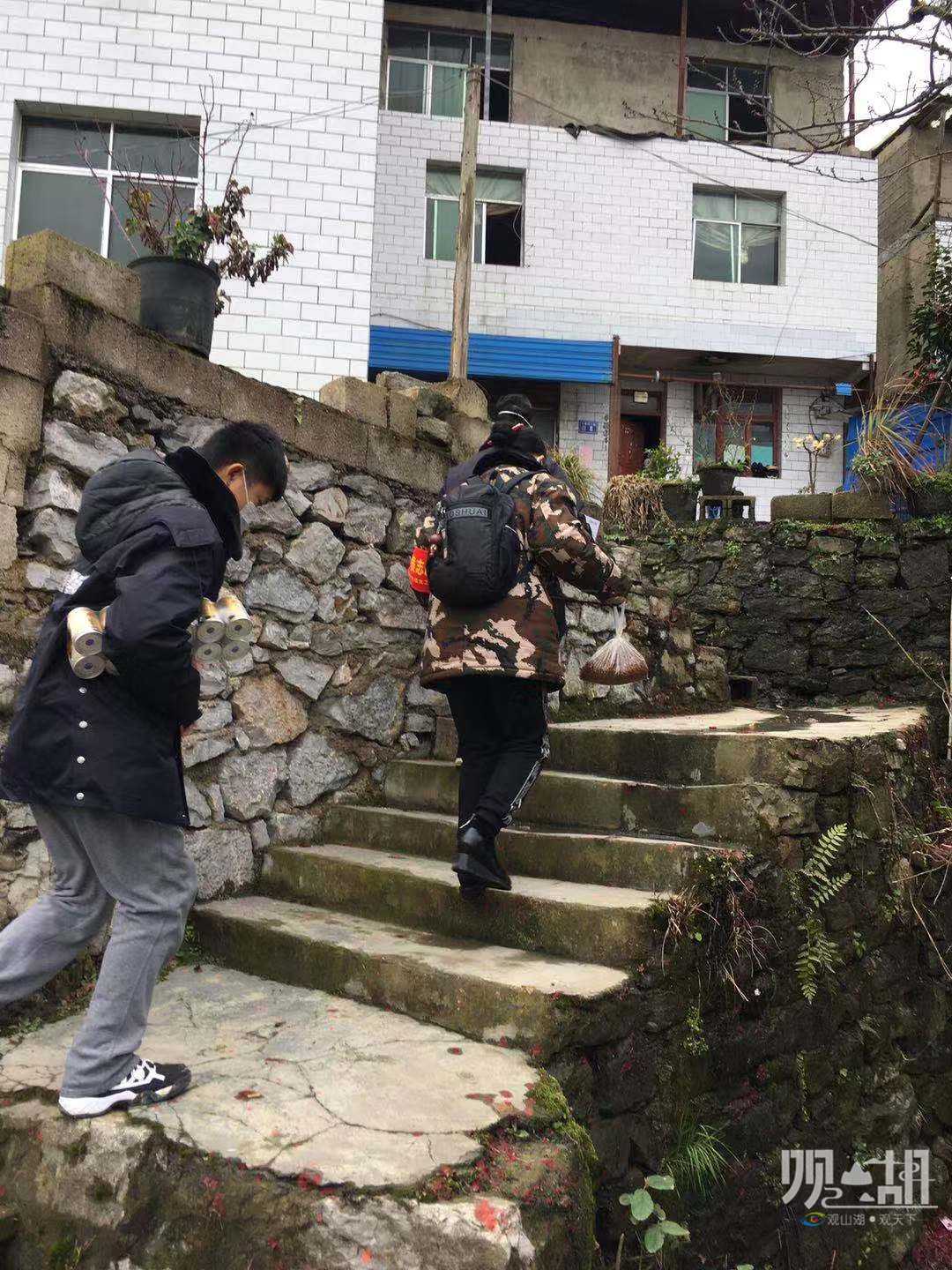 暖心代购合力抗“疫”——记宾阳街道的物资采购员杜晓