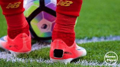 怎么选择足球鞋不磨脚,足球鞋为什么老是磨脚底长泡呢