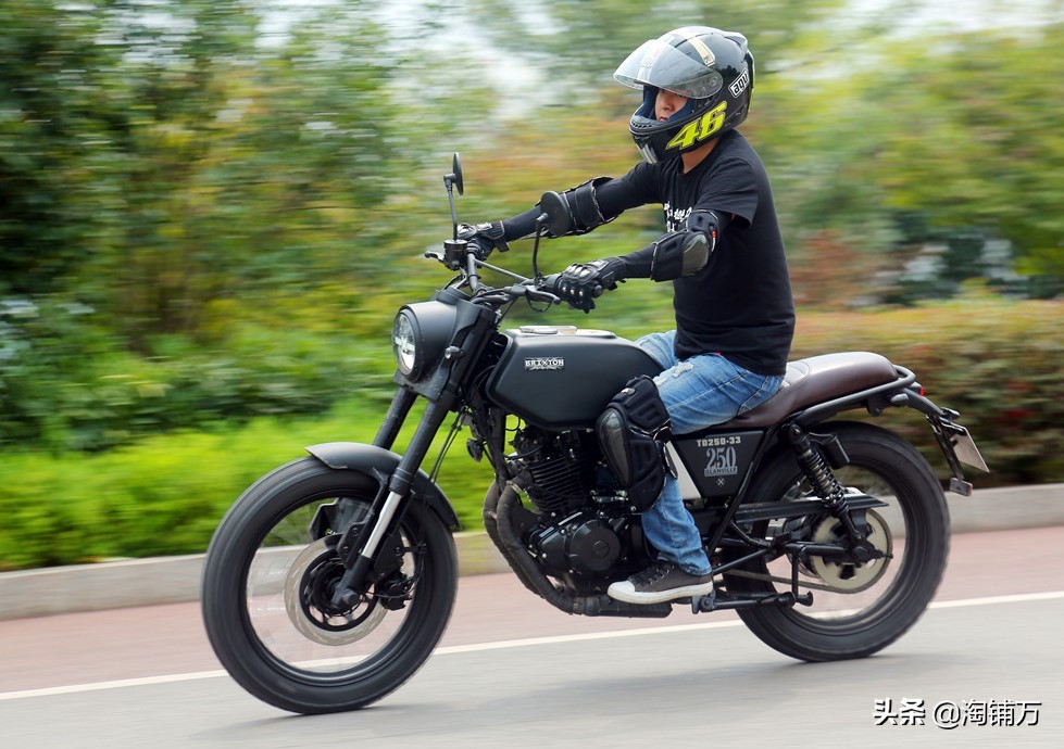 英伦复古机车250cc,望江布雷斯通150复古摩托车带abs吗