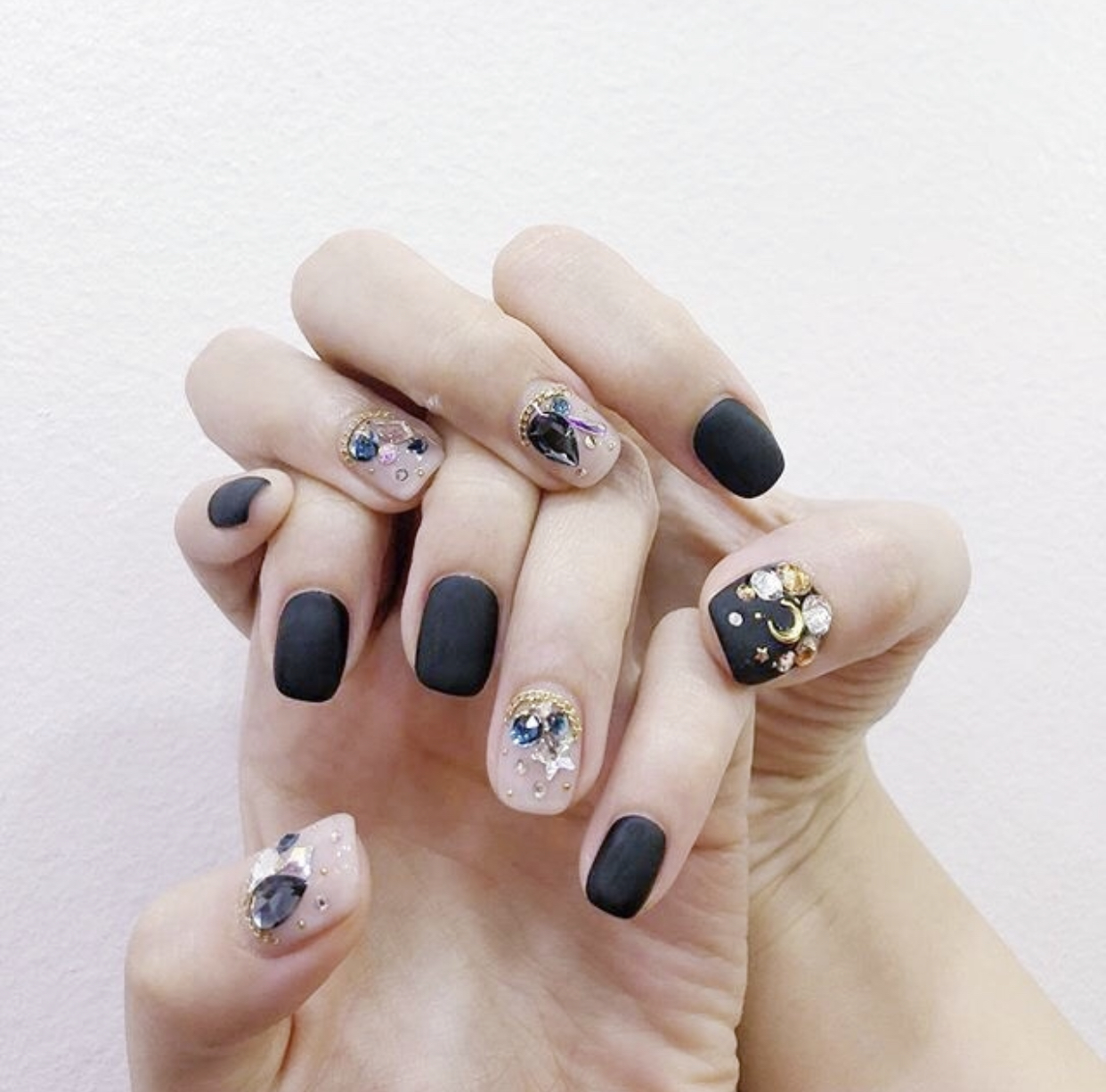 闪亮又质感的美甲造型,超亮异形美甲钻