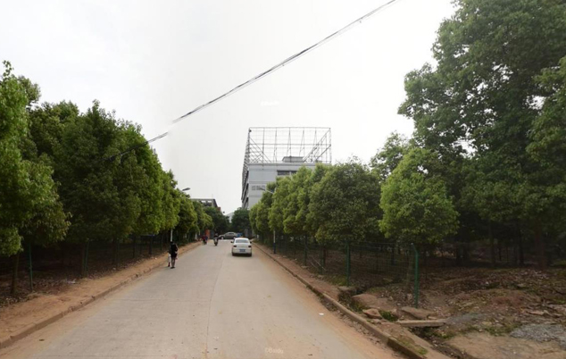 武汉北郊反差最大的生活区：一路公交车和一座工业园烙印的青春