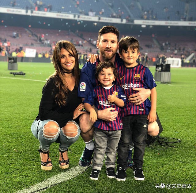 足坛最佳两对情侣,足坛十大模范夫妻