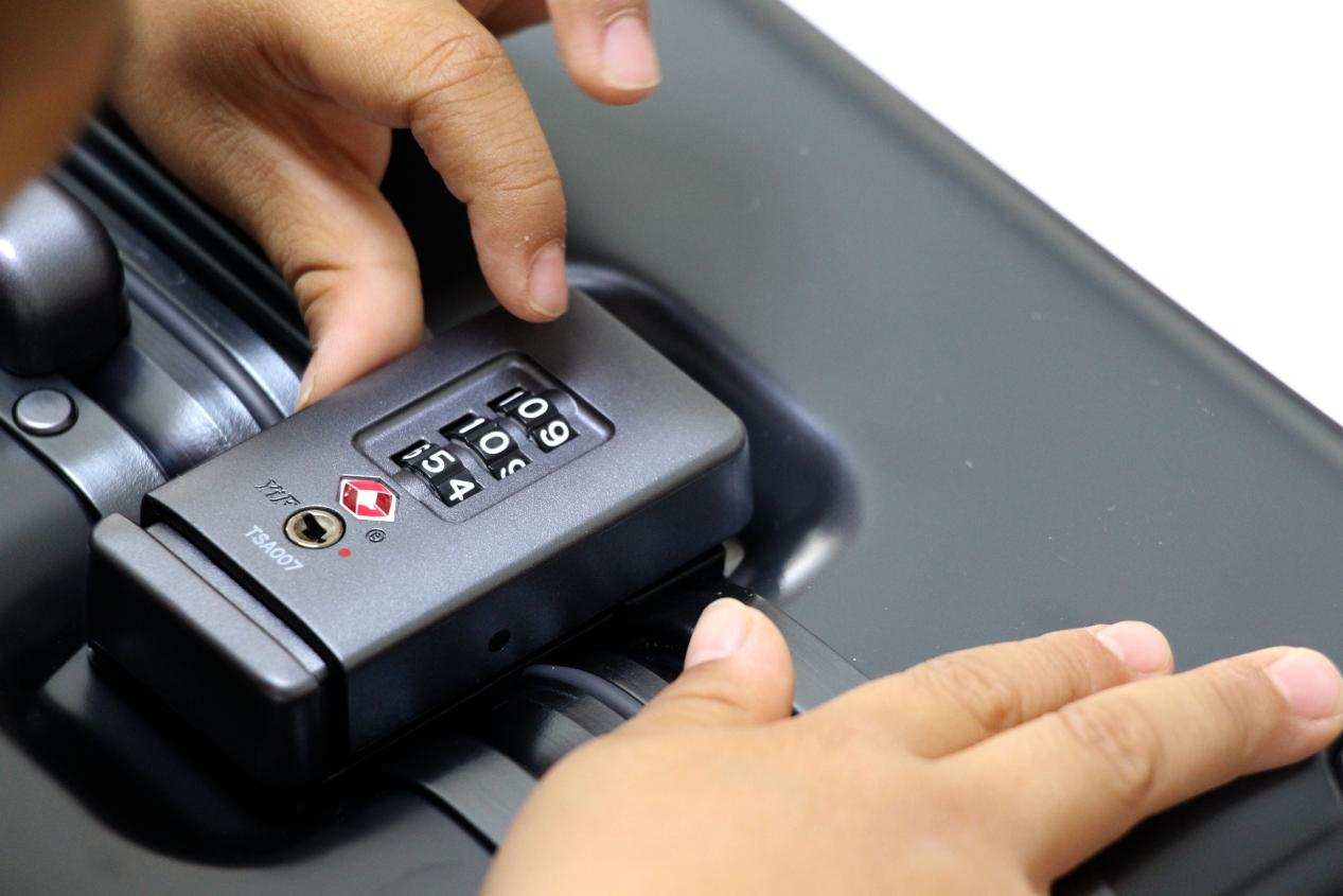 8号地平线旅行箱与小米登机箱,锤子科技地平线8号旅行箱登机箱