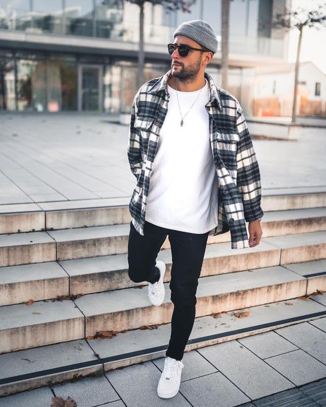 男式牛仔裤怎么穿得最好看,宽松版型男士高端牛仔裤穿搭