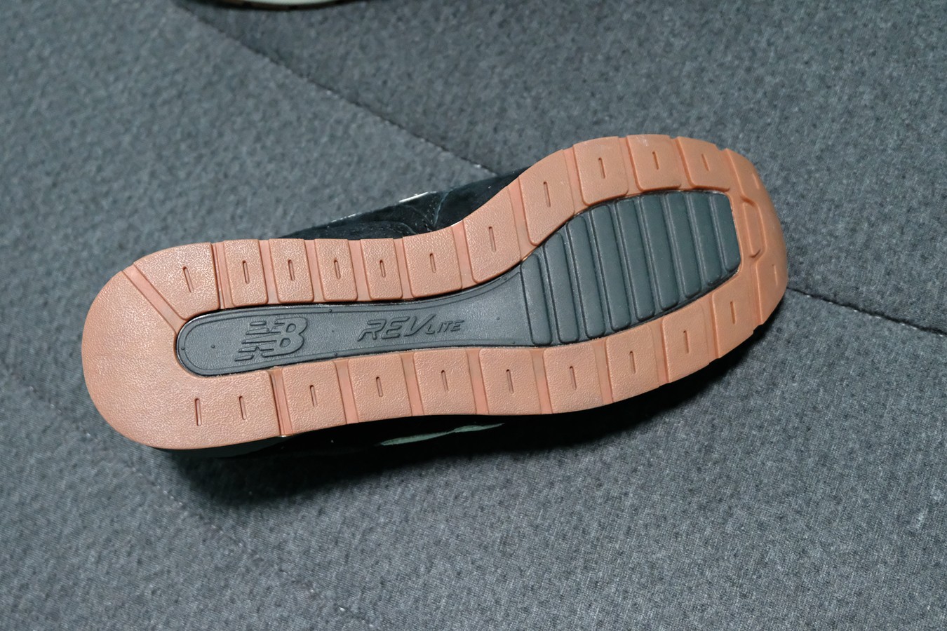 newbalance鞋男款推荐,newbalance运动鞋990v3