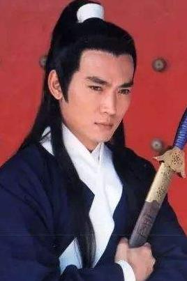 展昭何家劲被关押,展昭为救包拯闯禁宫