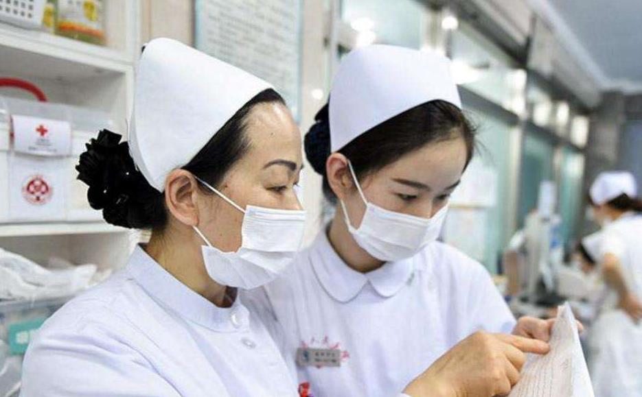 三甲医院的护士每月能拿多少工资,专科护士毕业几年后还能考本科吗