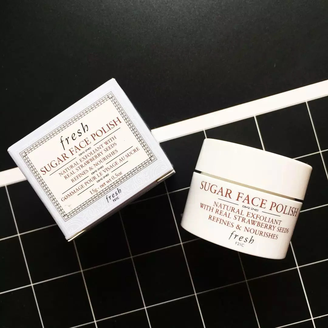 黑头皮肤屏障脆弱容易色素沉着,皮肤黑头闭口暗沉