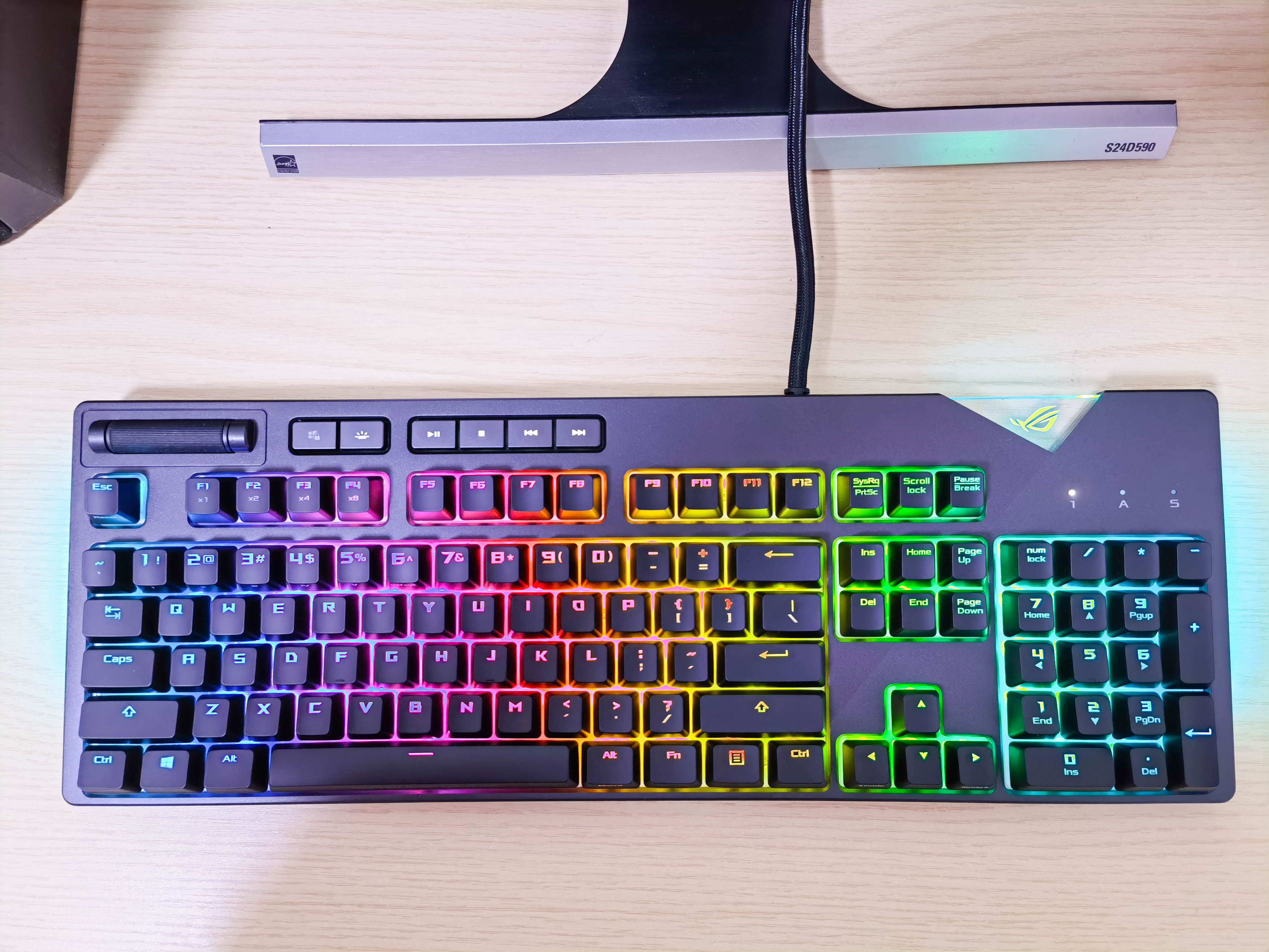 为信仰充值，华硕ROGSTRIXFLARE机械键盘使用体验