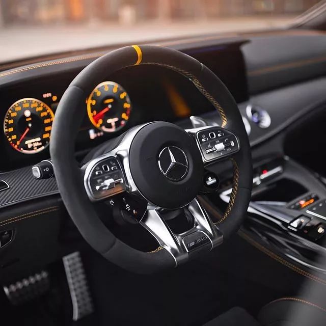 宇舶和天梭手表哪个好,戴天梭开什么车