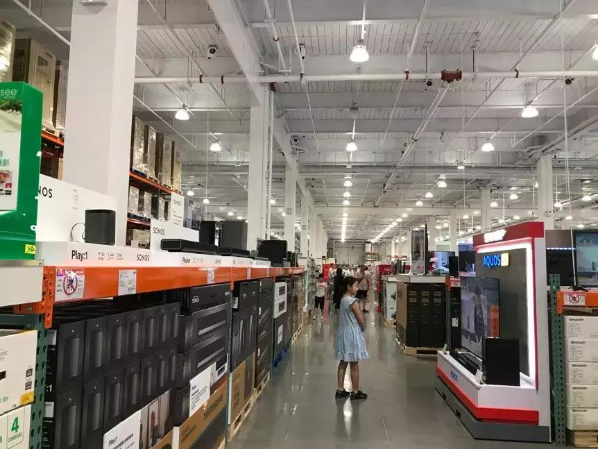 costco超市开业第一天大妈抢货,costco大妈