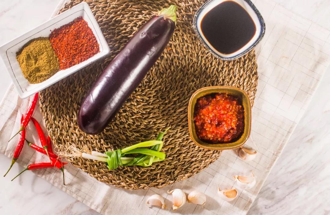 烧烤的蒜蓉烤茄子,木屋烧烤烤茄子做法