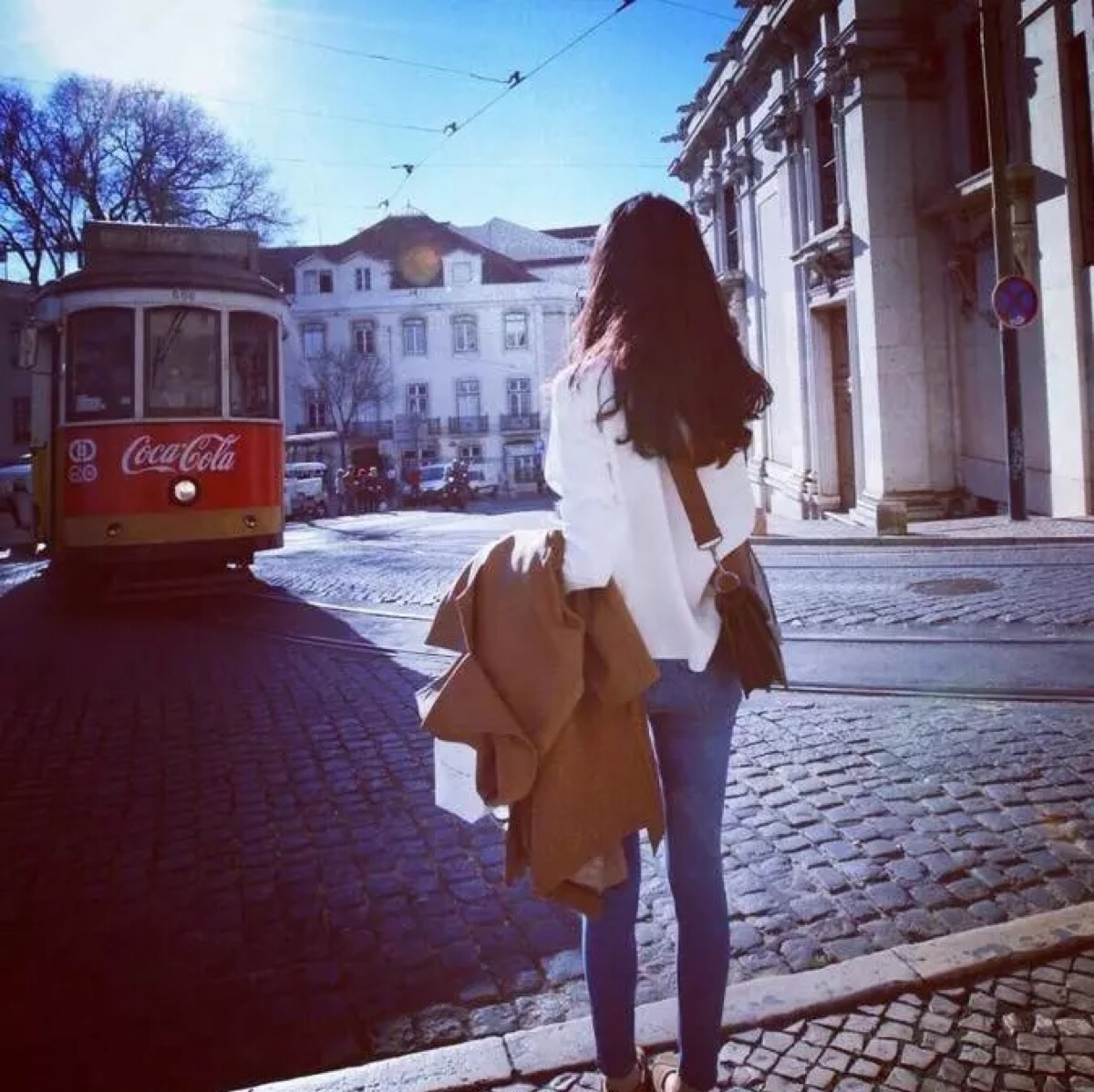 亦舒经典语录生活苦闷,亦舒小说经典爱情语录精选