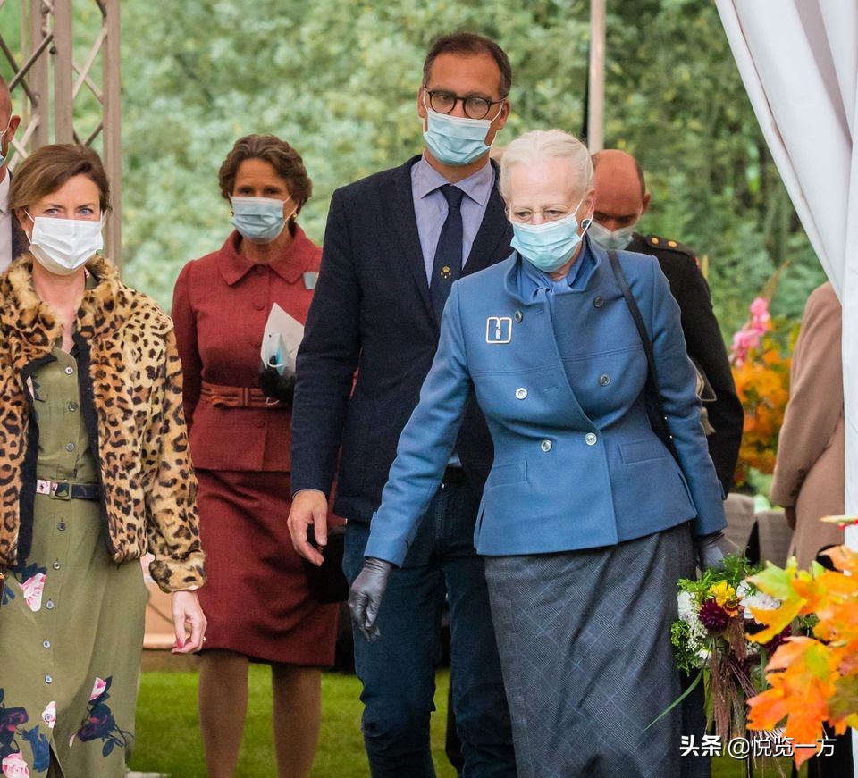 丹麦玛丽王妃穿搭图,丹麦玛格丽特女王穿搭