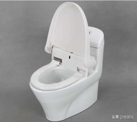马桶盖怎么换的详细步骤,马桶盖怎么更换马桶盖合页