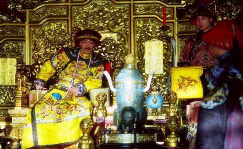 嘉庆皇帝为国操劳了一生，为什么最终却是个“失败者”？