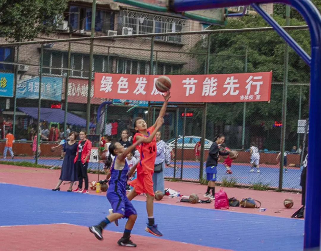 鍐嶈瀹滃鑿滃潩鏈哄満,鍥涘窛瀹滃鍐嶈