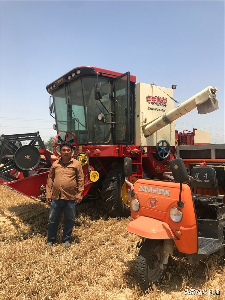 收小麦的收割机最新款,收小麦先进机械