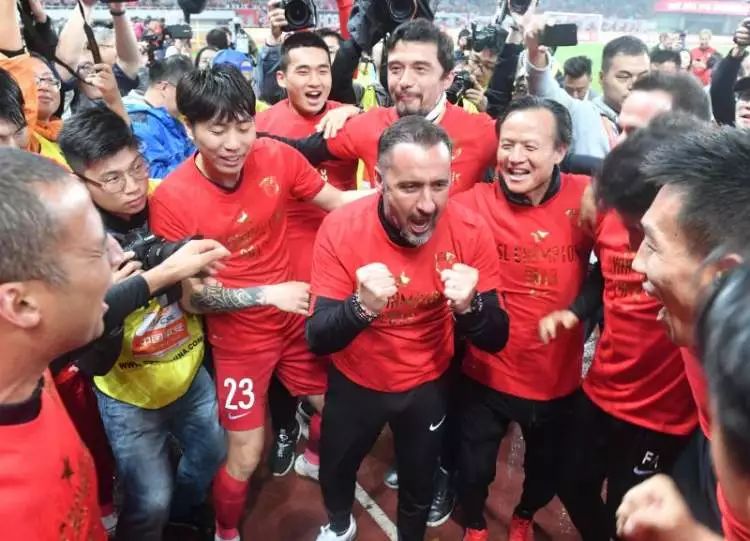 雷文杰上港队,雷文洁回上港视频