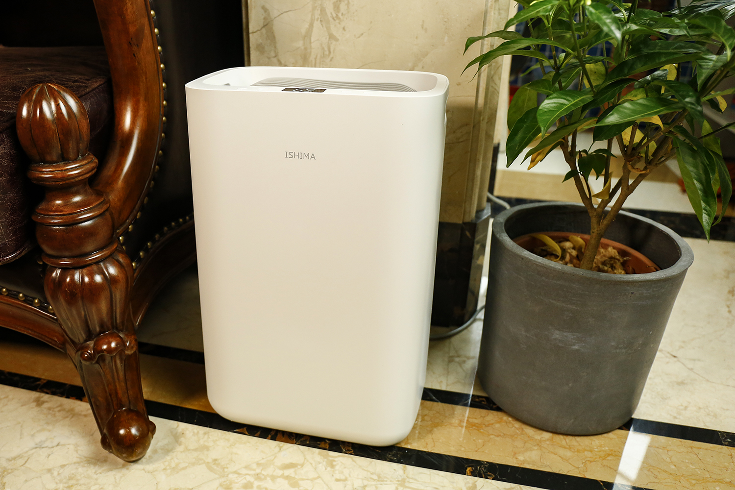 在这难受的黄梅天里，拥有伊岛*湿机除**是一种幸福