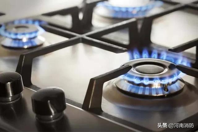 油锅起火先关电还是先灭火,刚认识油锅起火应如何正确处理