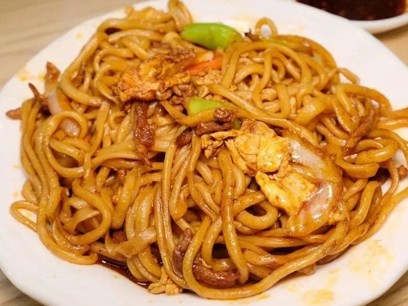 都说他家在沈阳能与老四季旗鼓相当,隔街相对,到底谁家人气更旺