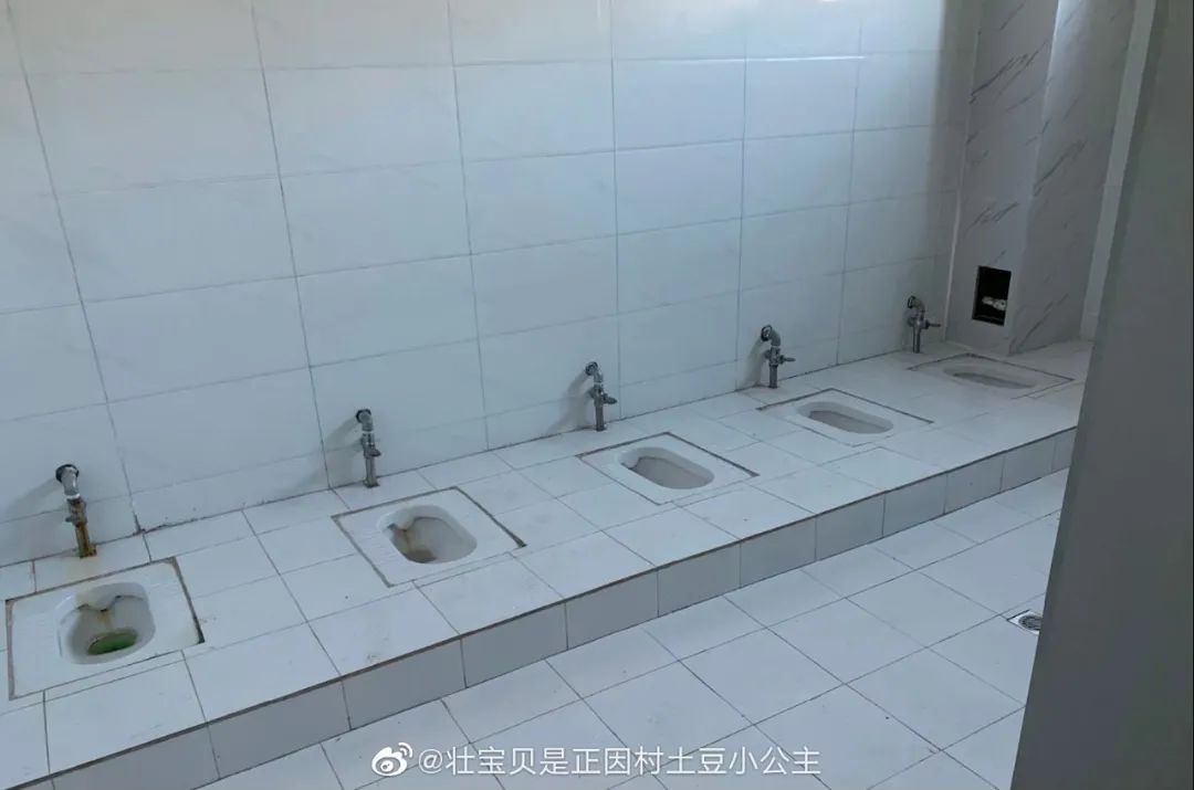 “医生说我胸小还笑出声?伤害性不大,*辱侮**性极强!”