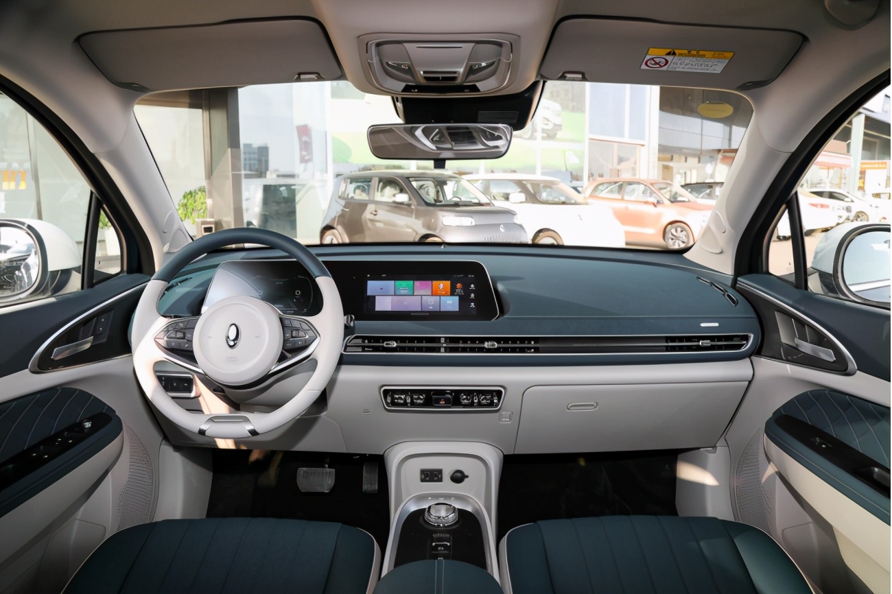 500续航的欧拉好猫裸车多少钱,欧拉好猫401和501哪款车性价比高