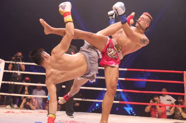 中国泰拳第一人韩飞龙,韩飞龙三次读秒ko泰拳王