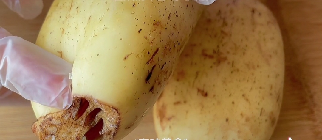 莲藕清洗淤泥法,清洗莲藕里面的泥