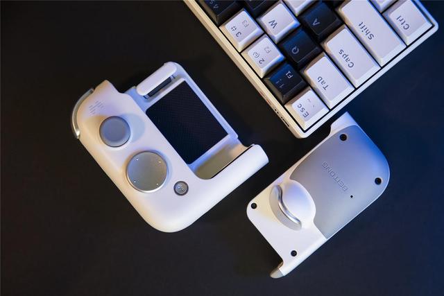 吃鸡神器北通g2开箱,北通g2游戏手柄怎么设置一键换装