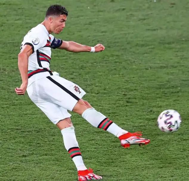 纵是风华留不住，已是烂漫满树花——为欧洲杯上足球老将们喝彩