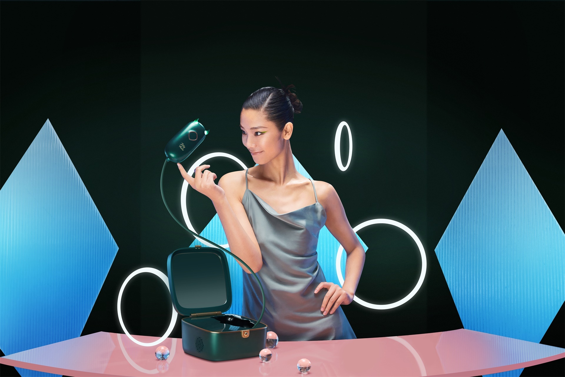 医美脱毛和脱毛仪自己脱毛,脱毛仪真的是智商税吗你有试过吗