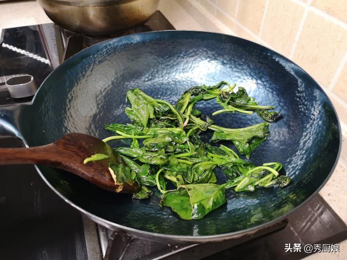 大铁锅正确开锅方法不粘锅视频,新铁锅直接烧了怎么办