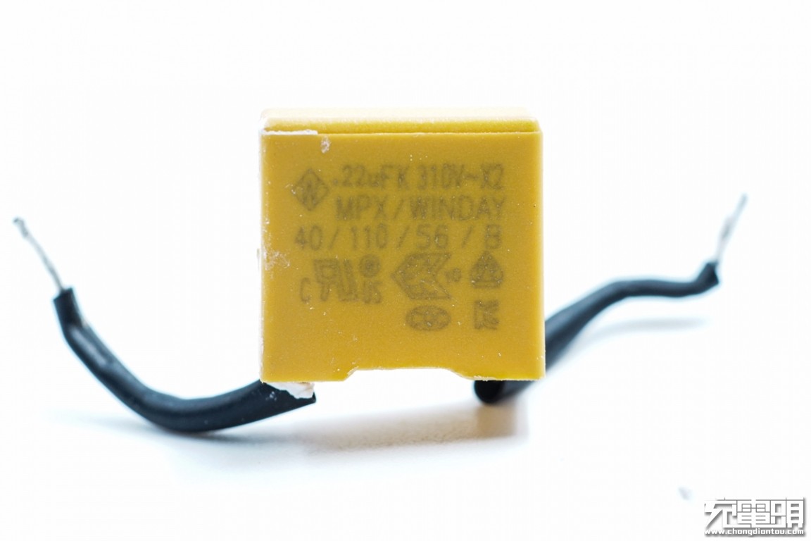 联想口红氮化镓充电器,联想氮化镓充电器对比测评