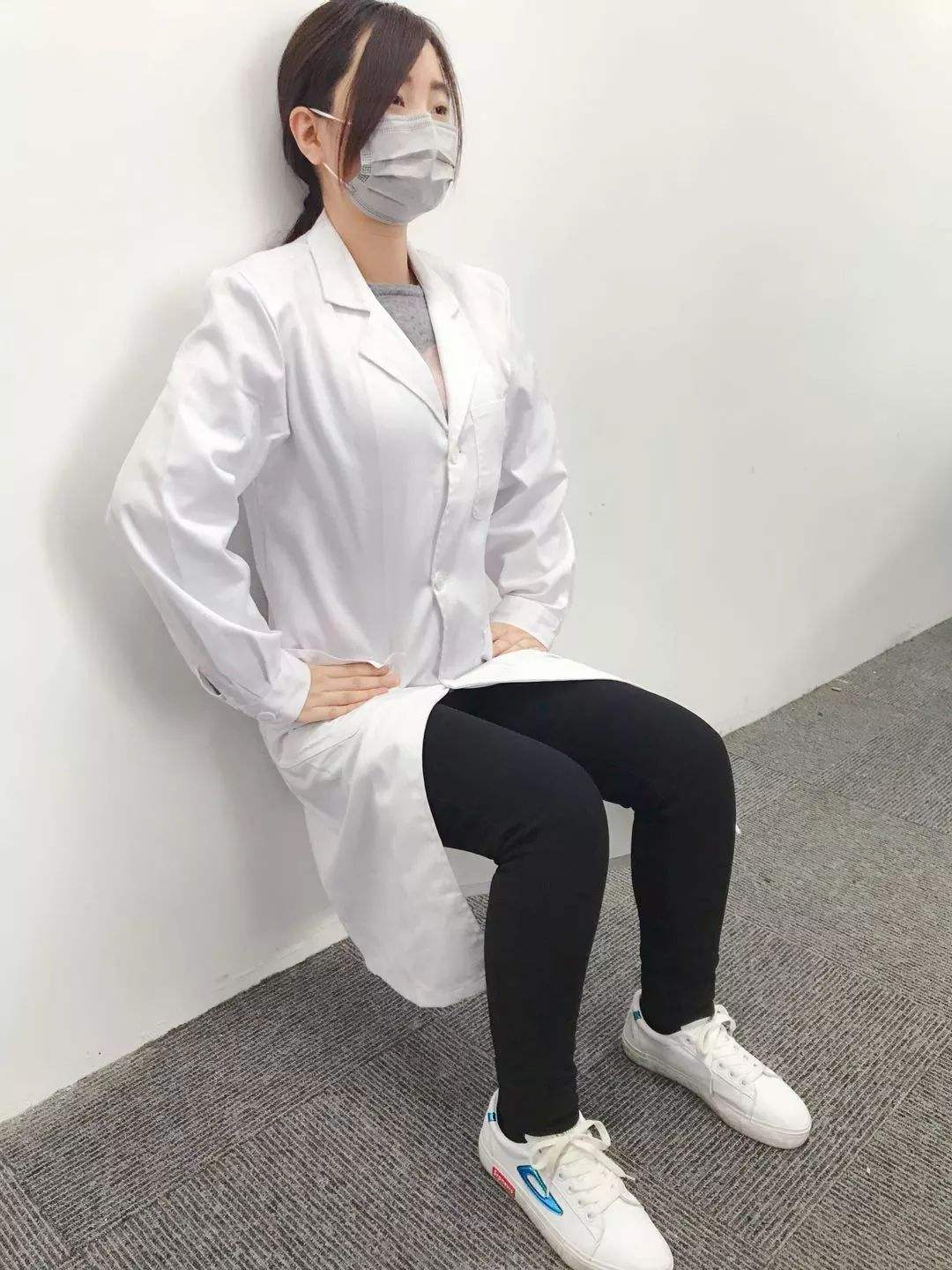 膝盖蹲下发软无力是怎么回事,膝盖髌骨软化不能做什么动作