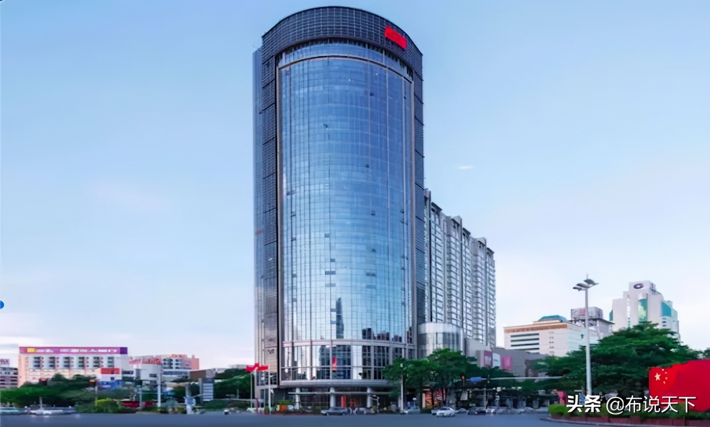 这盘一路爆火！人气沸腾长沙！卖毛坯！一线河景！黄金C位