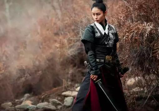 人贪四样一生白忙的意思,人贪三种一生白忙的意思